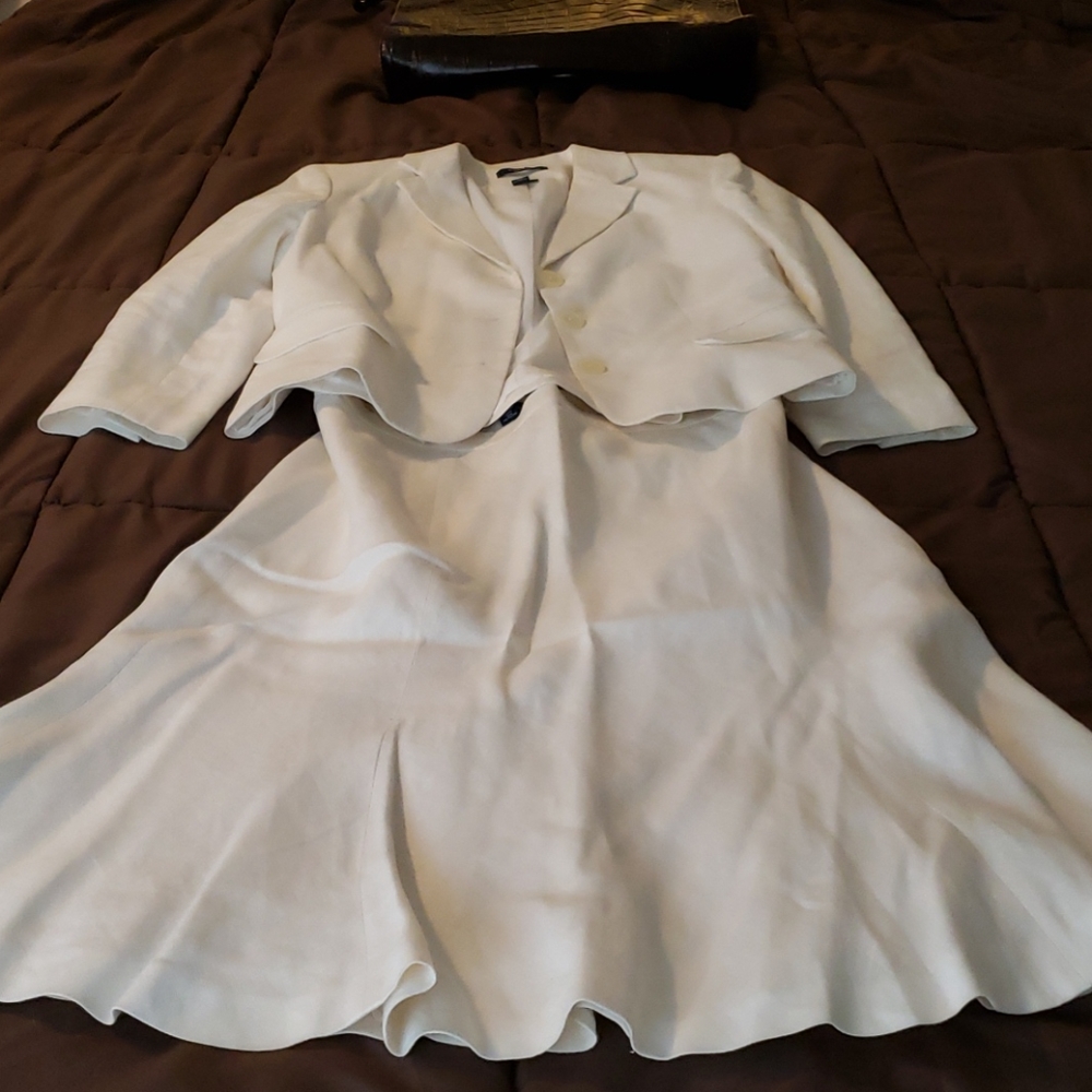 Chaps beige 100% linen skirt suit w/ liner (3/4)